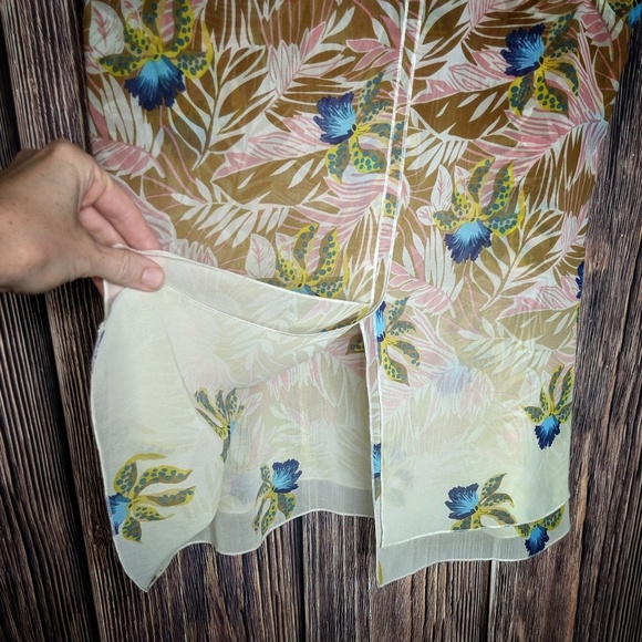 CAbi Size M Parlor Top #5216 Exotic Tropical 2017 - Picture 5 of 8